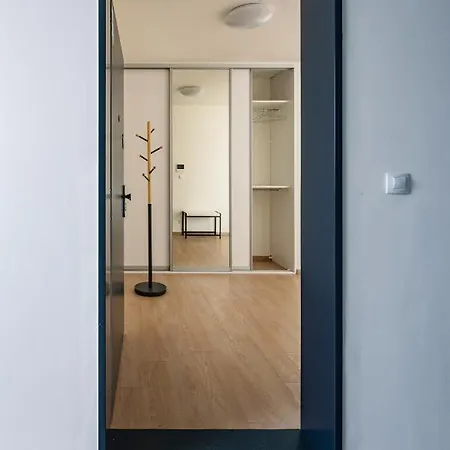 Days - With Balcony And Parking In Trendy New Residential Area In Karlin * Praha