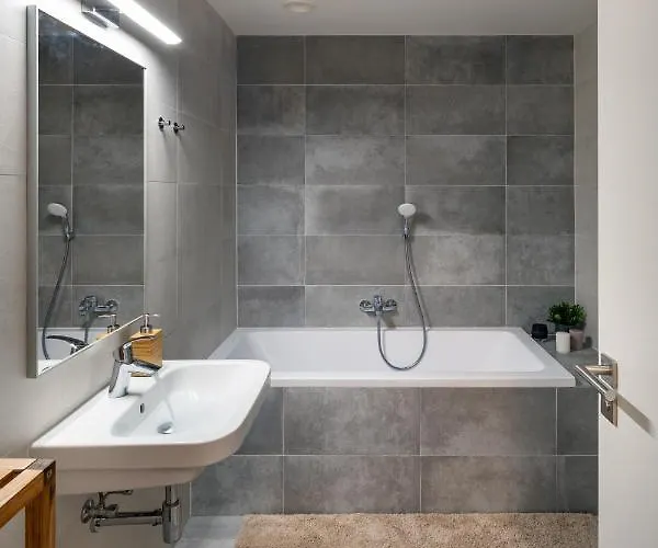 Apartmán Days - With Balcony And Parking In Trendy New Residential Area In Karlin *