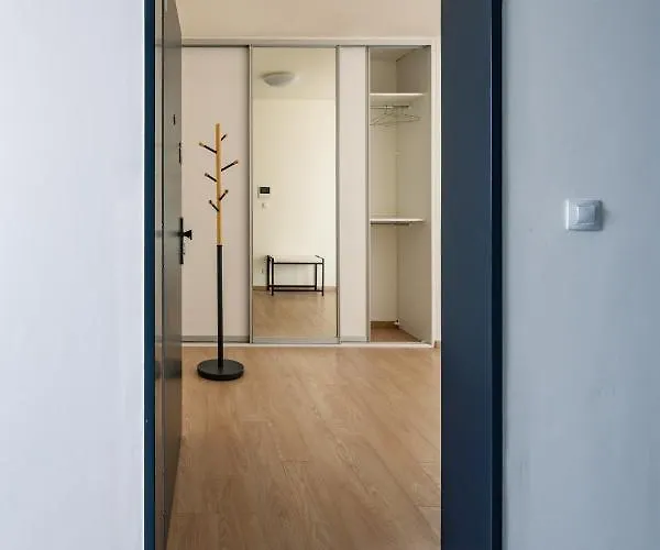 Days - With Balcony And Parking In Trendy New Residential Area In Karlin * Praha