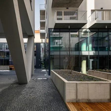 Appartement Days - With Balcony And Parking In Trendy New Residential Area In Karlin Praag